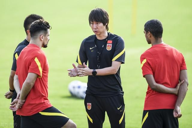 U23亚洲杯分组A组：卡塔尔、澳大利亚、约旦、印尼B组：日本、韩国、阿联酋、中国C组：沙特、伊拉克、泰国、塔吉克斯坦D组：乌兹别克斯坦、越南、科威特、马来西亚罗马诺：格列兹曼专注于马竞 他不会在冬窗加盟曼联罗马诺在今天的专栏中谈到了格列兹曼，直接指出法国球星只想留在马德里竞技，和曼联没有联系。